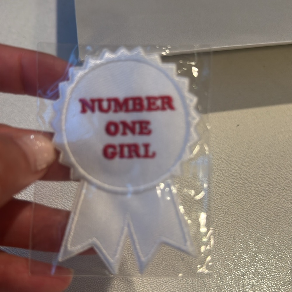 BLACKPINK ROSIE ROSE APT Pins lot - Picture 6 of 8